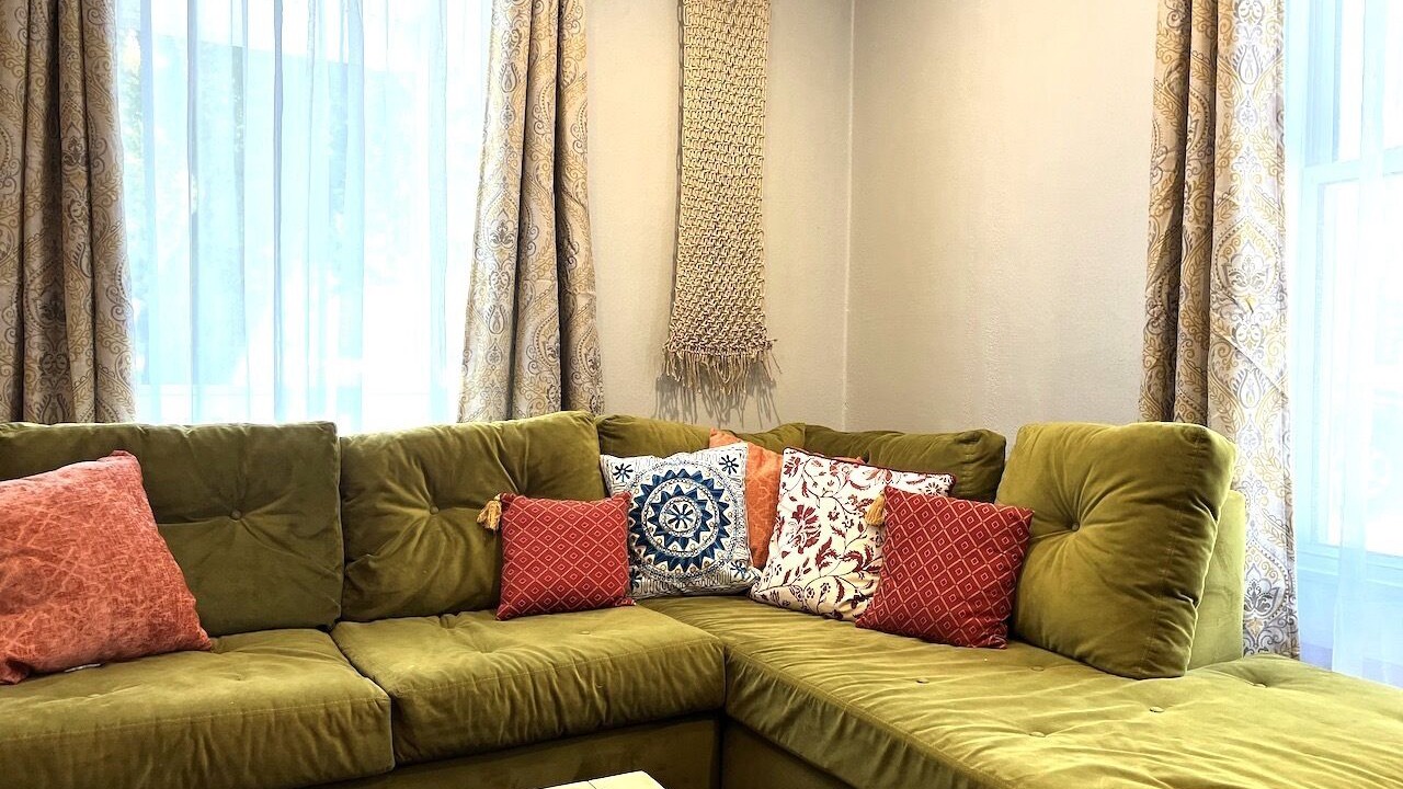 Photo of Livingroom in Aurora