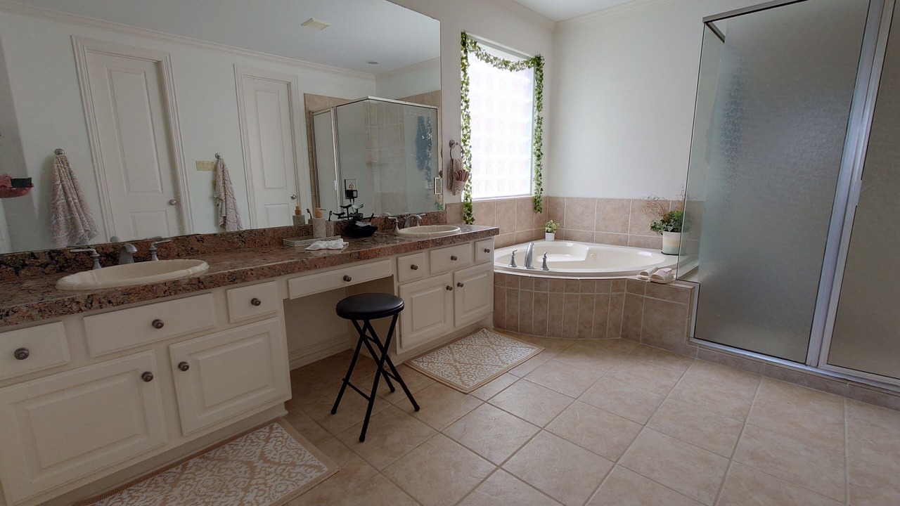 Photo of Bathroom in George Bush Park/Eldridge