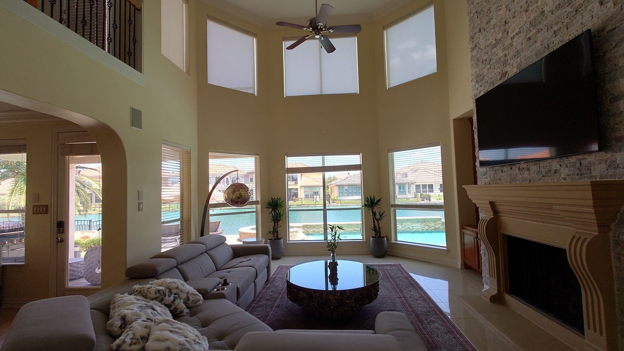 Photo of Livingroom in George Bush Park/Eldridge