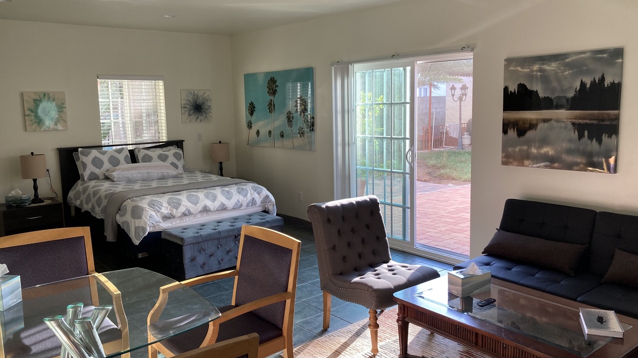 Photo of Bedroom in Greater Wilshire - Hancock Park