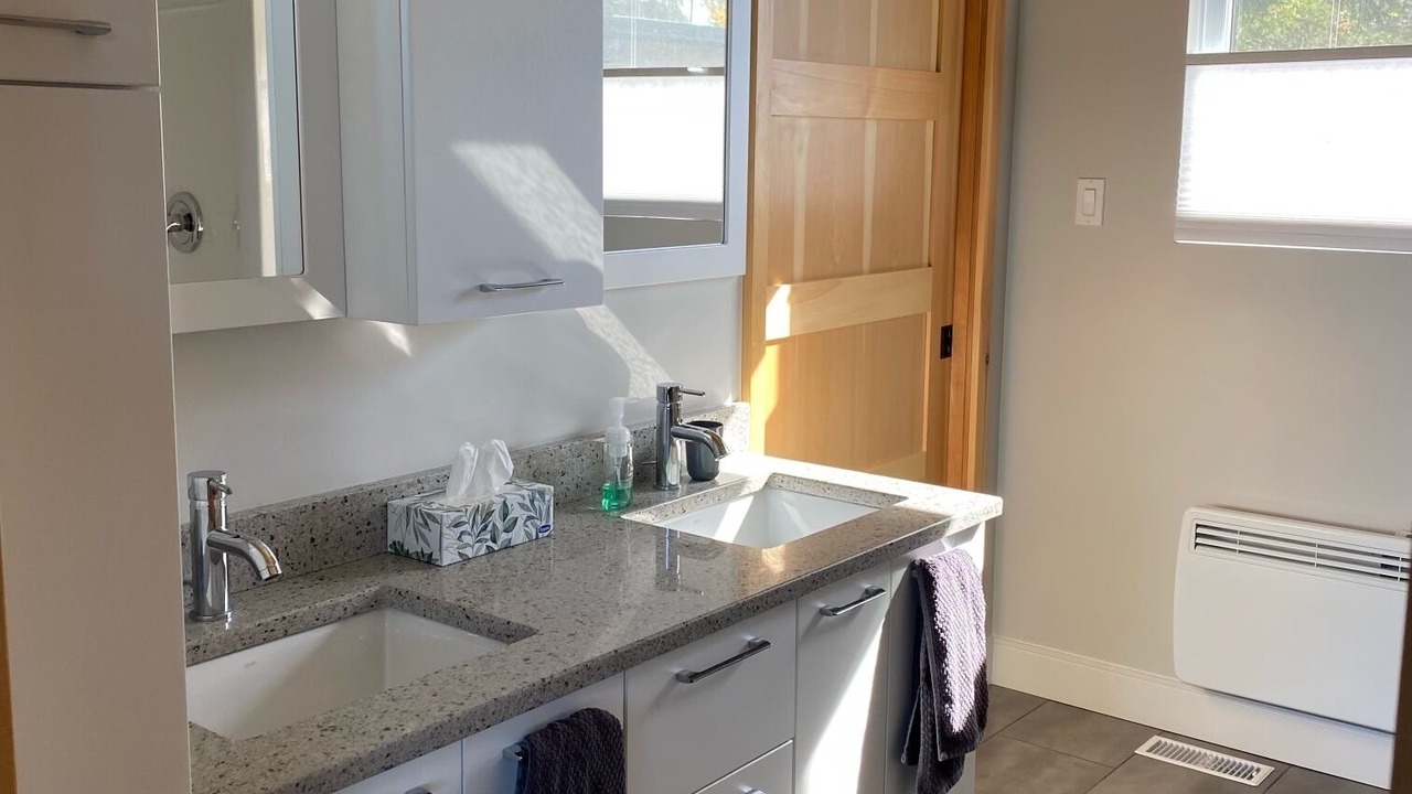 Photo of Bathroom in Hearst