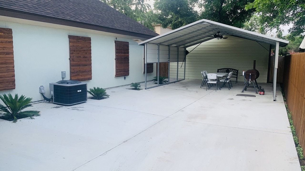 Photo of Outdoor in Harlandale
