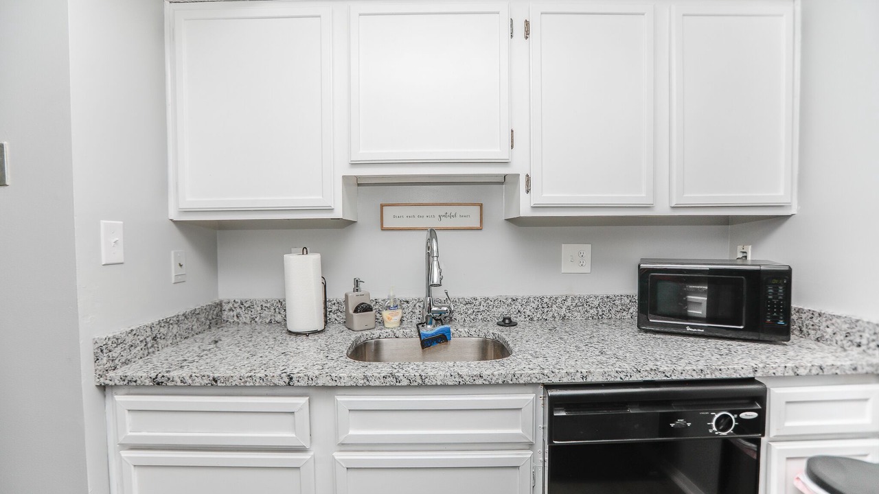 Photo of Kitchen in Coliseum Central