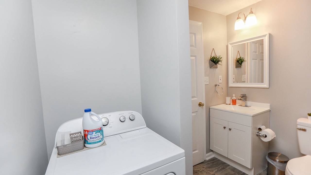 Photo of Bathroom in Coliseum Central