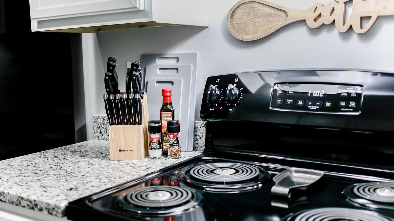 Photo of Kitchen in Coliseum Central