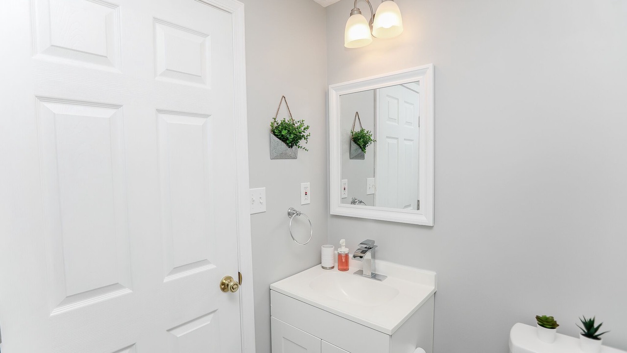 Photo of Bathroom in Coliseum Central