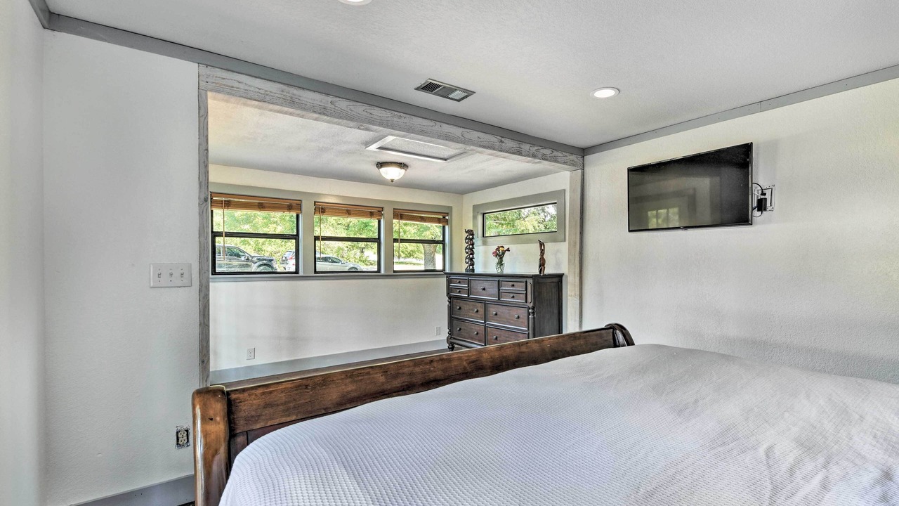 Photo of Bedroom in Glen Rose