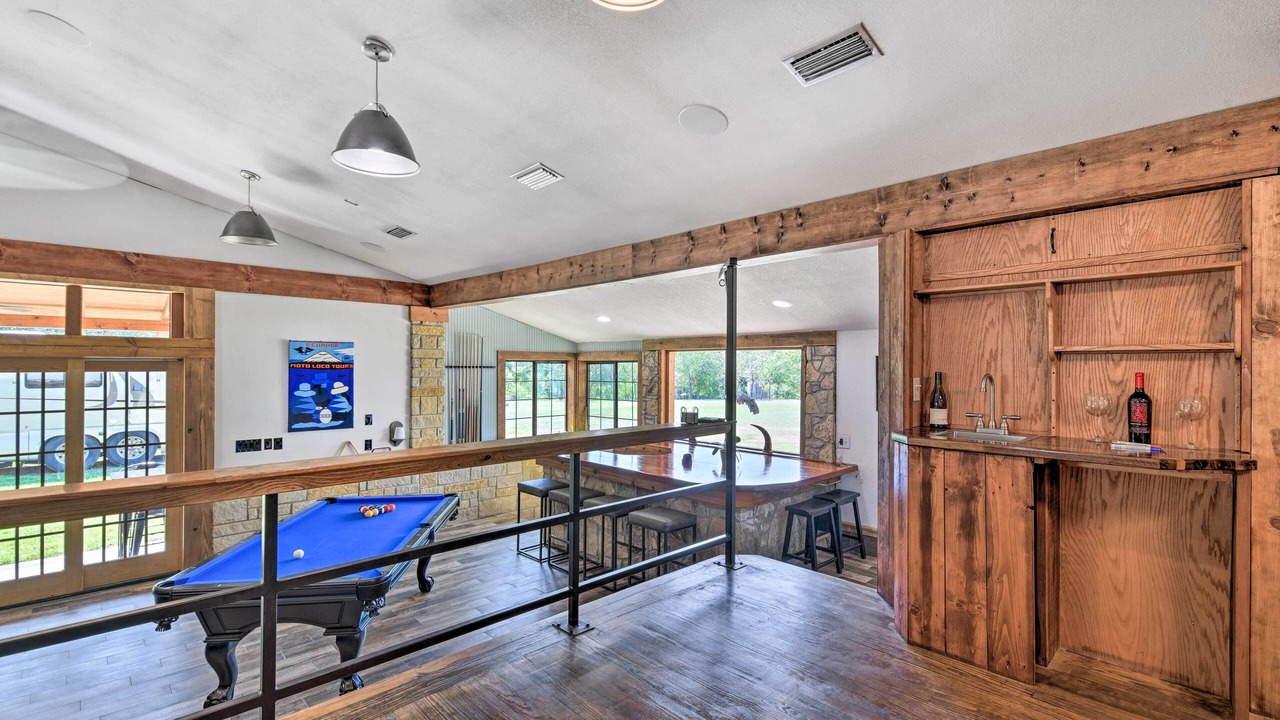 Photo of Bedroom in Glen Rose
