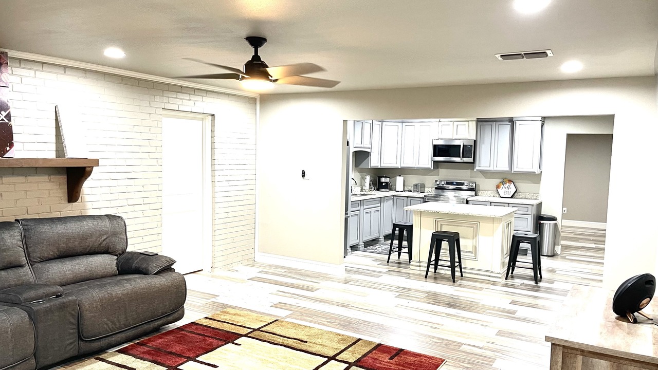 Photo of Livingroom in Eagle Pass