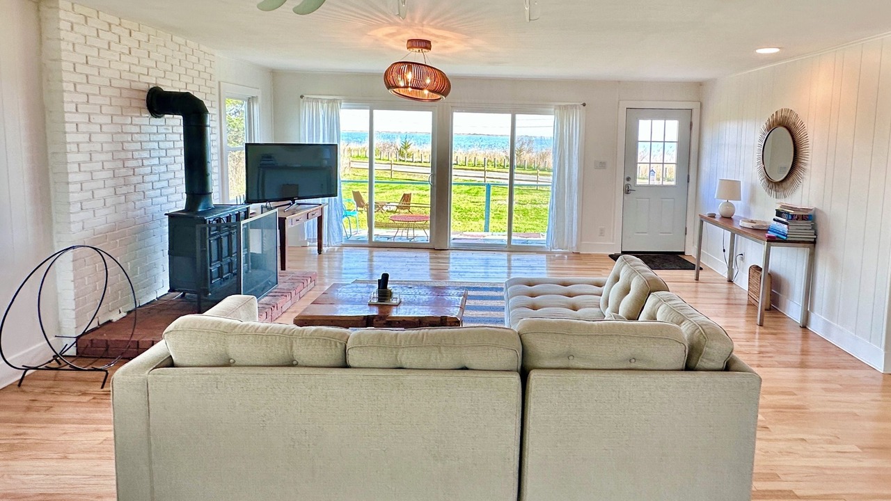 Photo of Livingroom in Mastic Beach