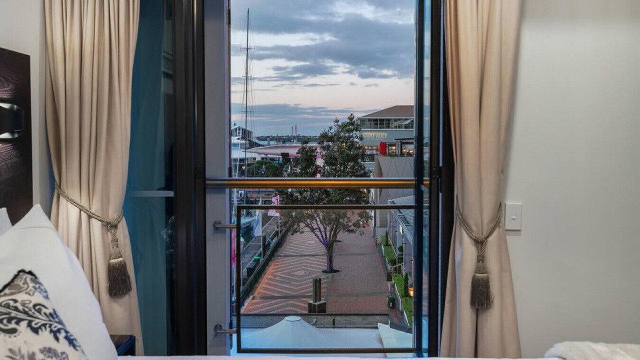 Photo of Bedroom in Auckland Central Business District