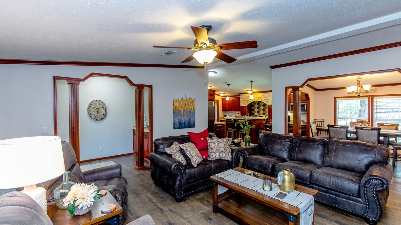 Photo of Livingroom in Graford