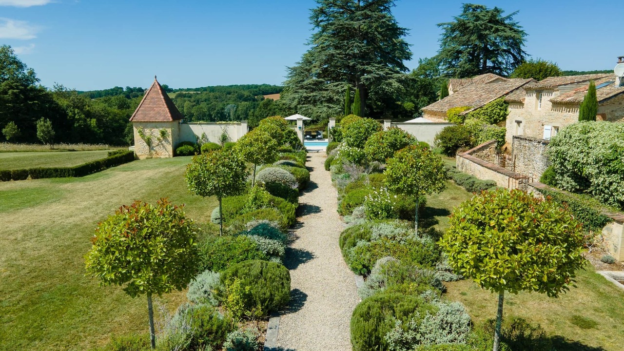 Photo of Outdoor in Salles