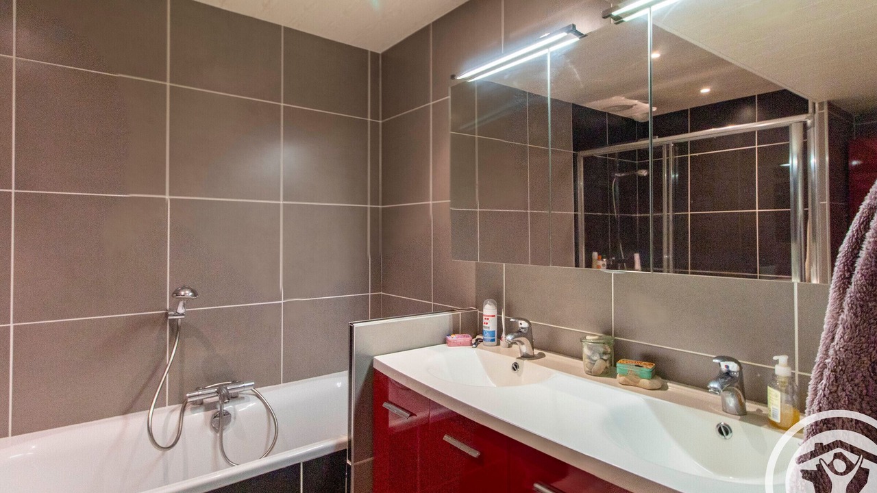 Photo of Bathroom in Saint-Georges-des-Gardes