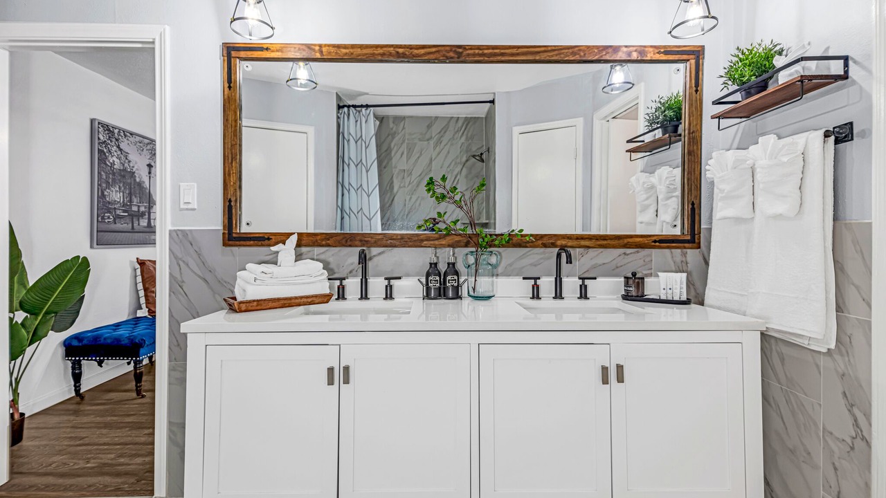 Photo of Bathroom in Clodine