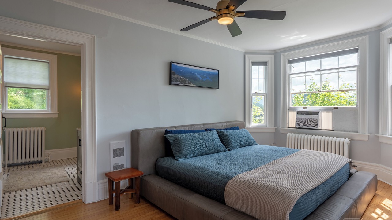 Photo of Bedroom in Hillcrest
