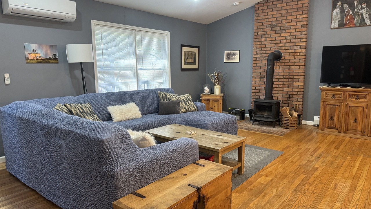 Photo of Livingroom in Cooperstown