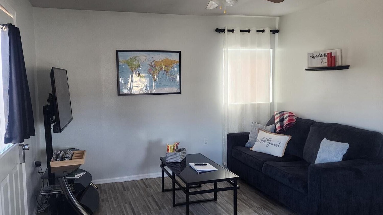Photo of Livingroom in Fruitvale