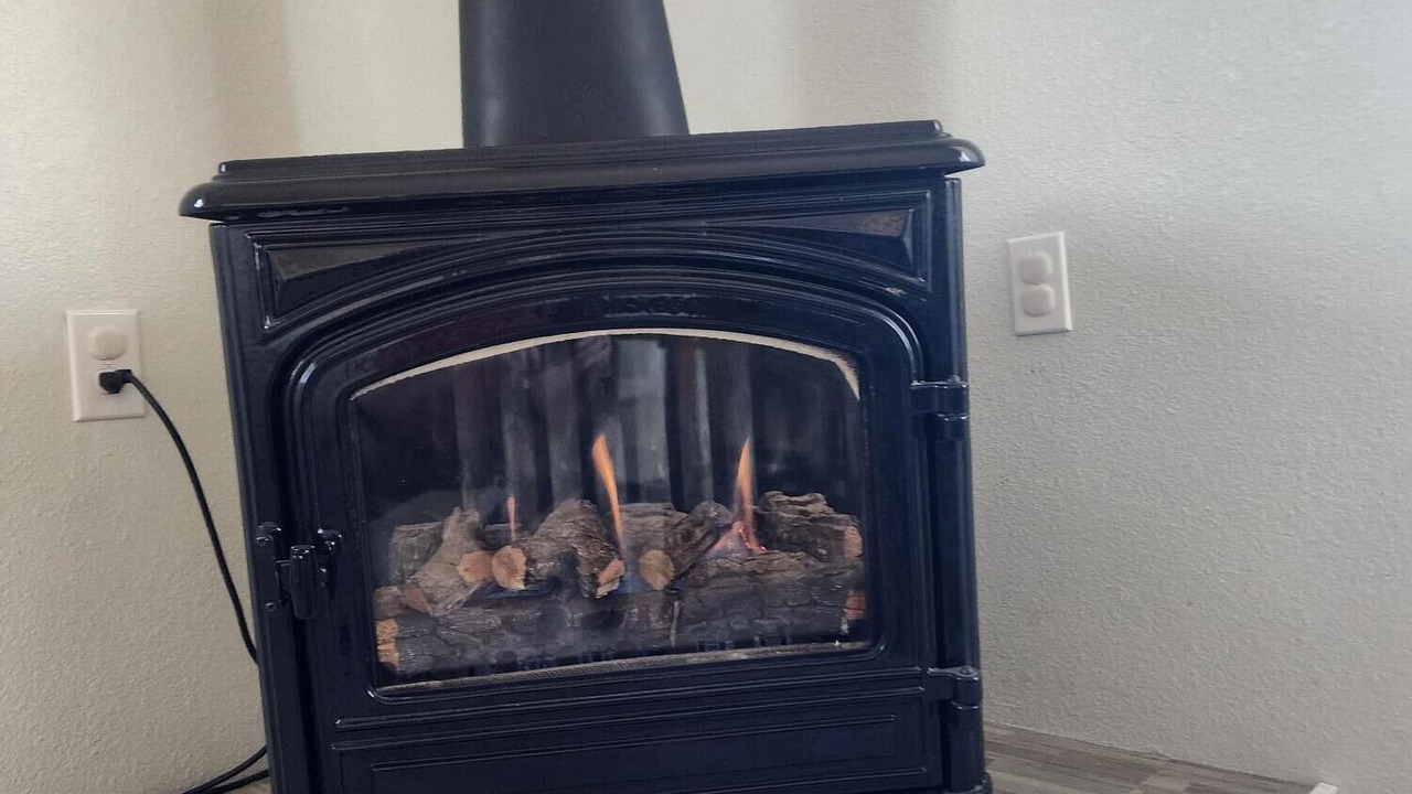 Photo of Livingroom in Fruitvale