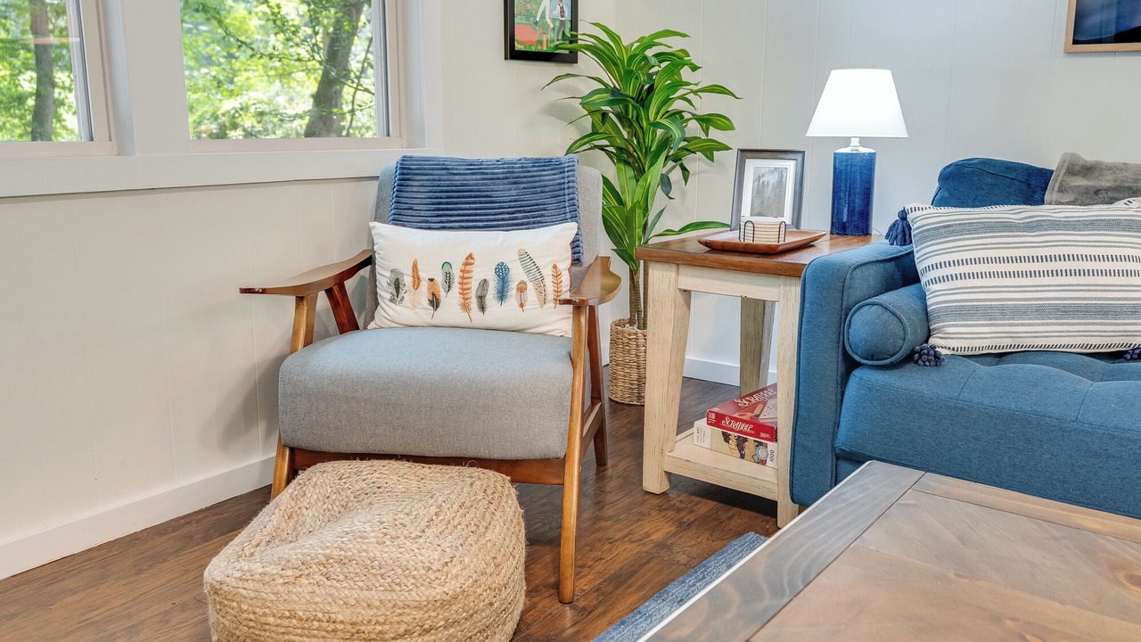 Photo of Livingroom in Upper Peachtree