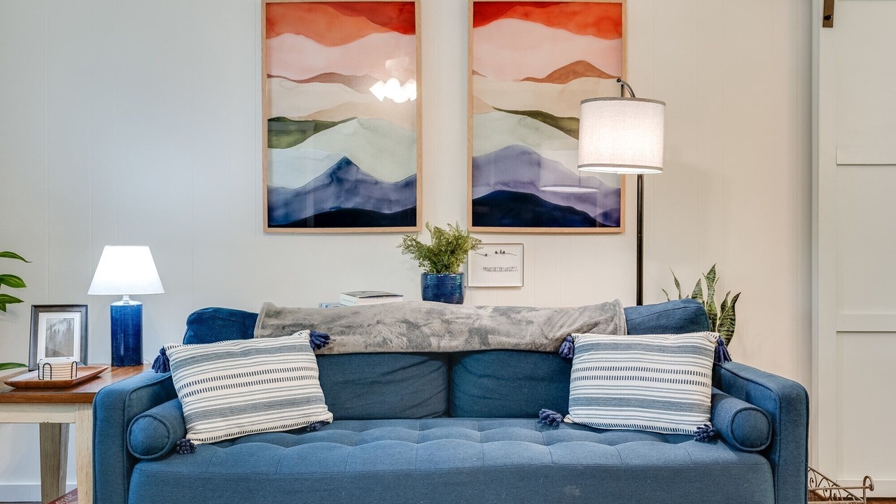 Photo of Livingroom in Upper Peachtree
