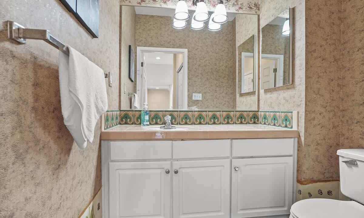 Photo of Bathroom in Little Hollywood