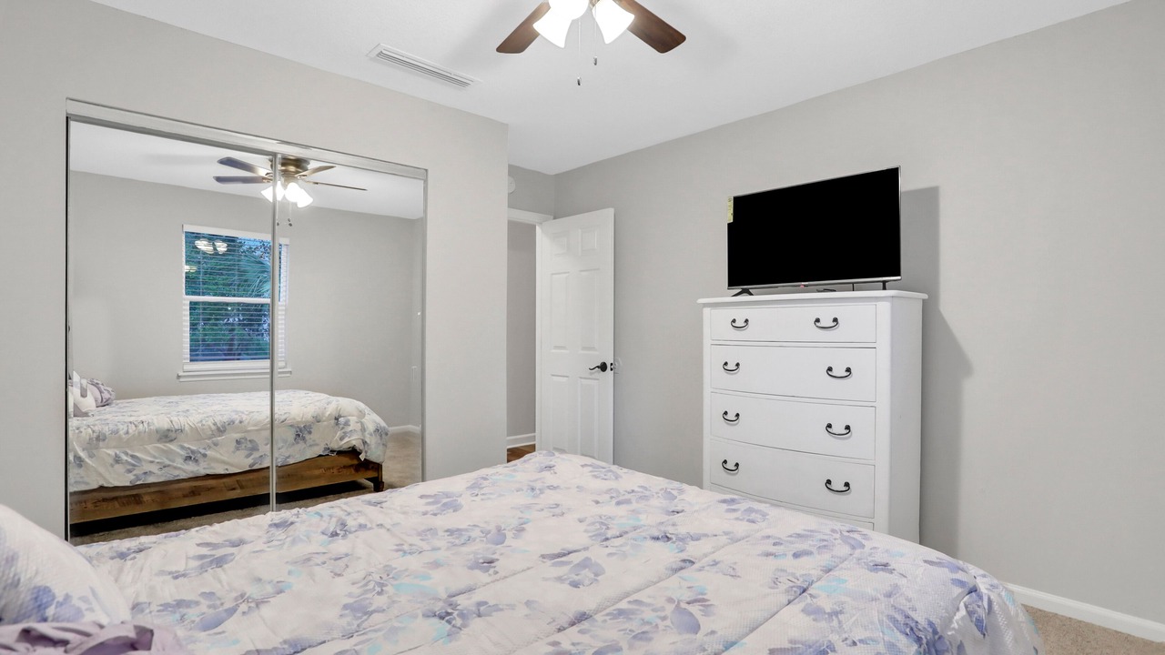 Photo of Bedroom in Neptune Beach