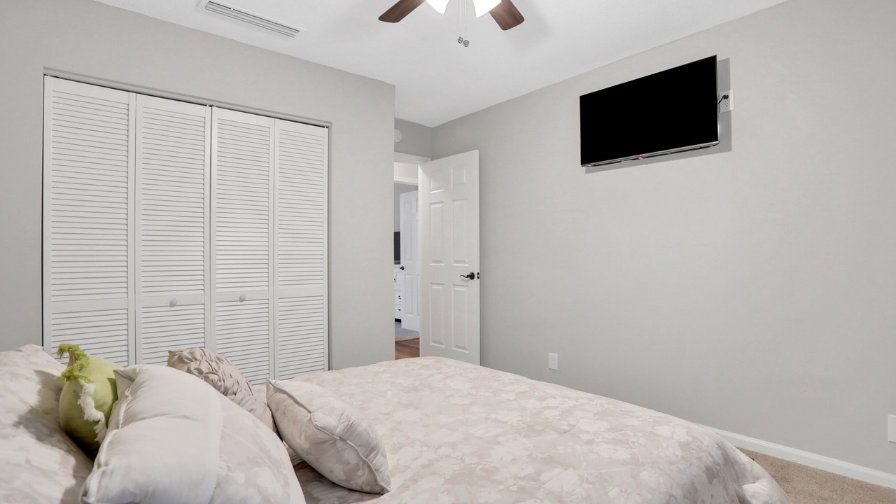 Photo of Bedroom in Neptune Beach