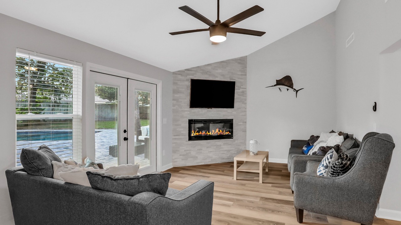Photo of Livingroom in Neptune Beach