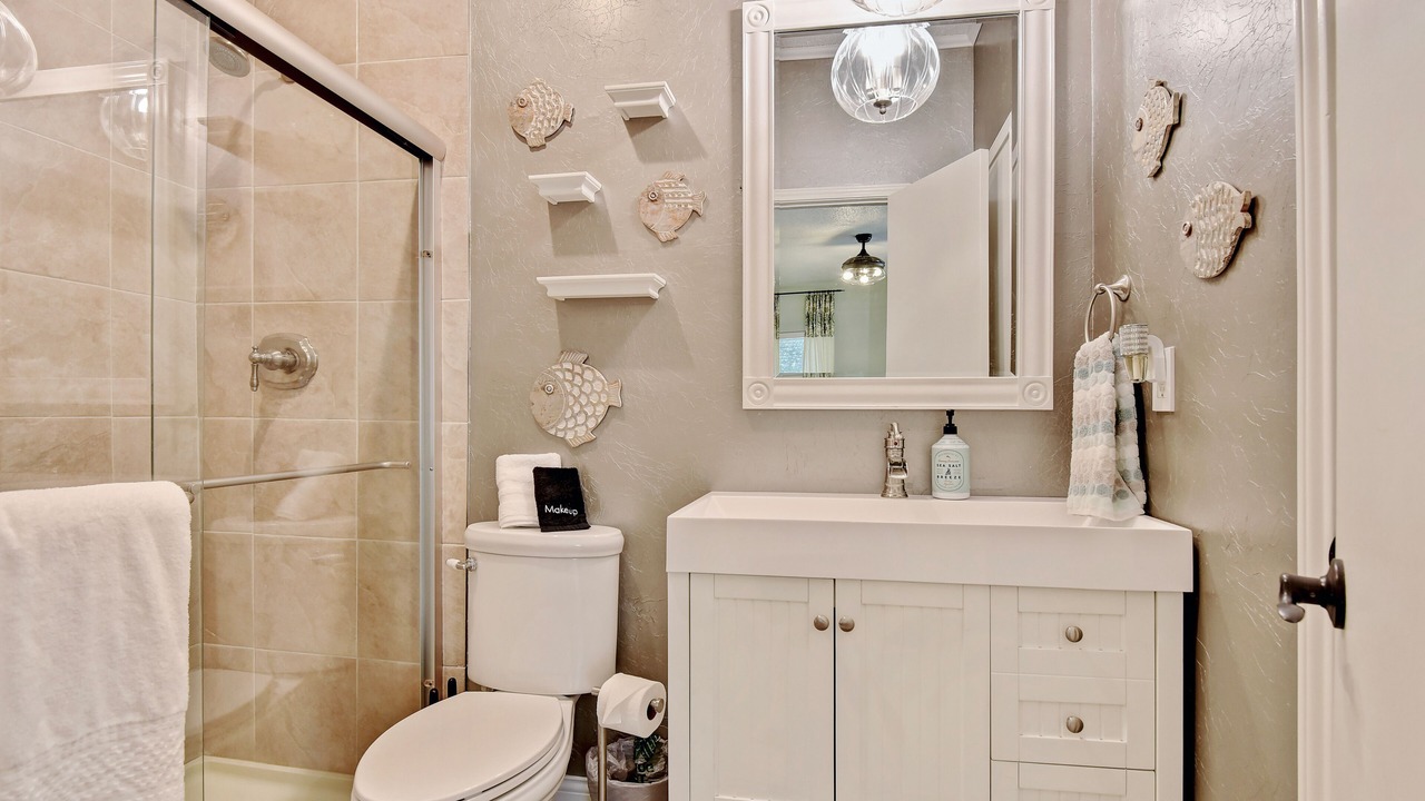 Photo of Bathroom in Pottsboro