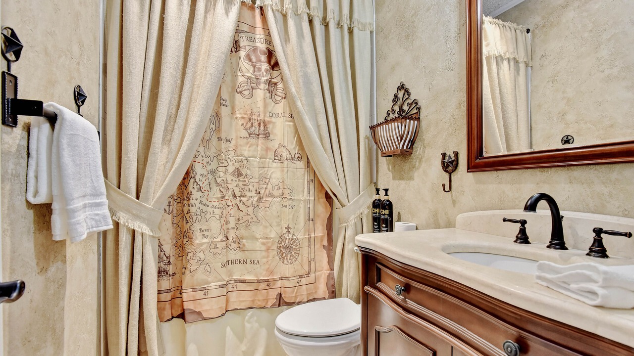 Photo of Bathroom in Pottsboro