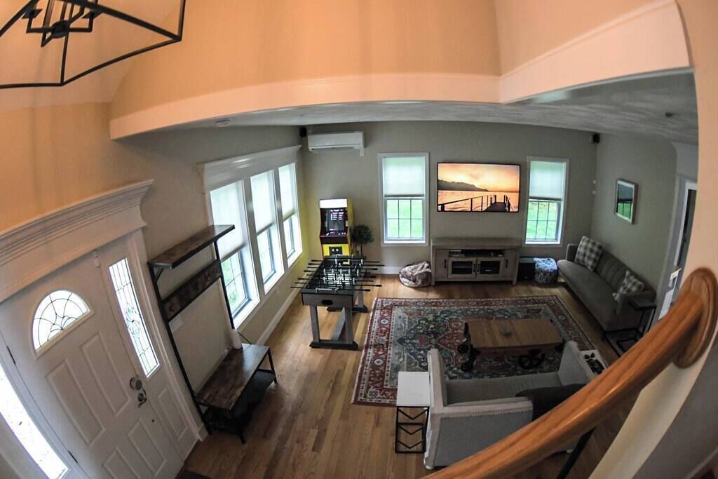 Photo of Others in Meredith