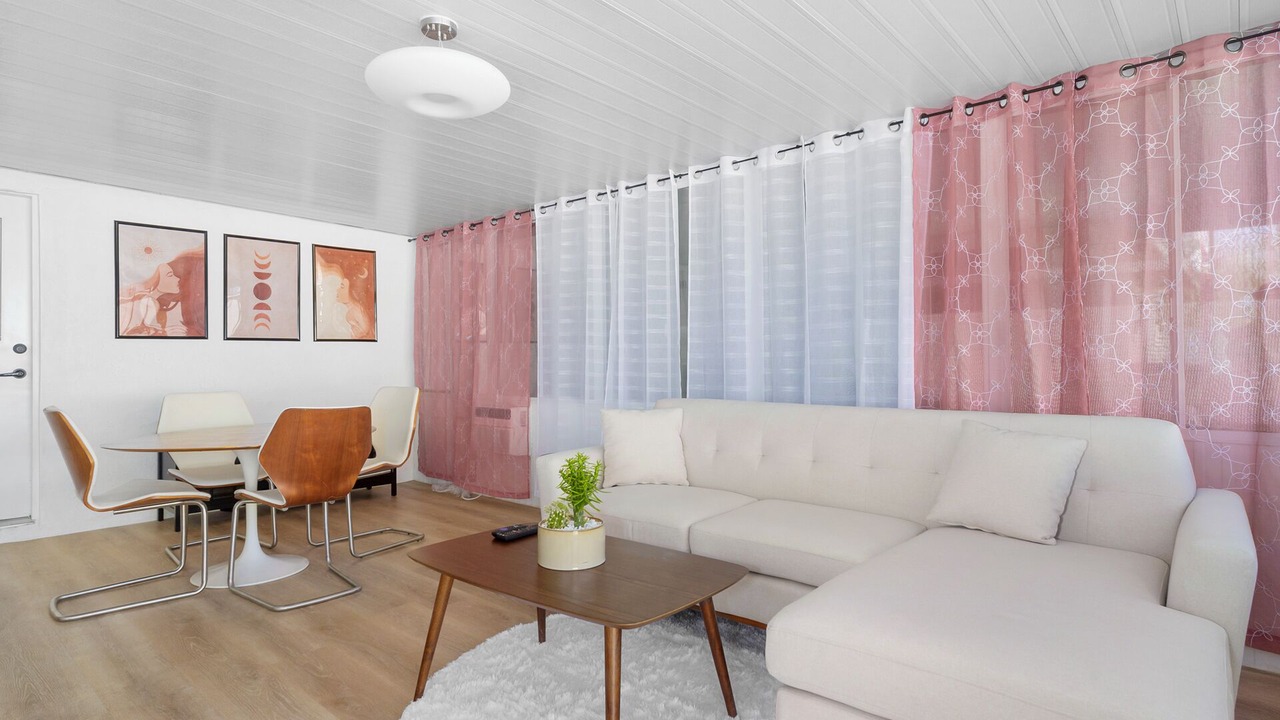 Photo of Livingroom in Desert Park Estates