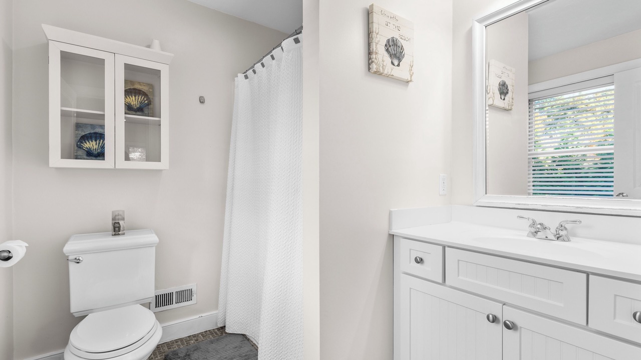 Photo of Bathroom in Lagoon Heights