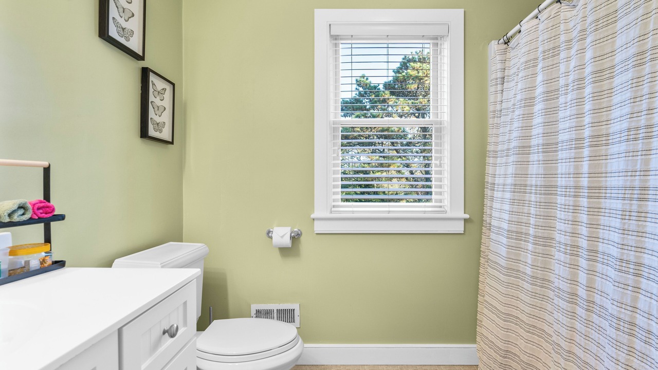 Photo of Bathroom in Lagoon Heights