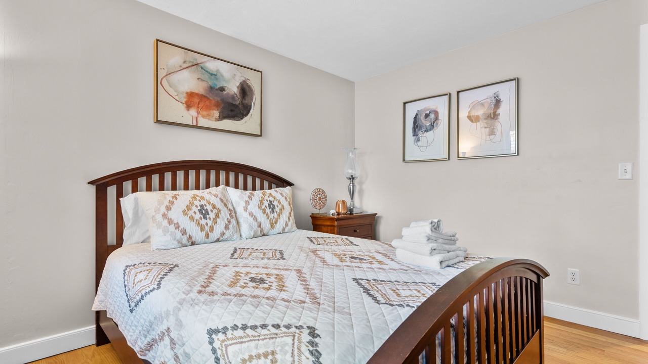 Photo of Bedroom in Lagoon Heights