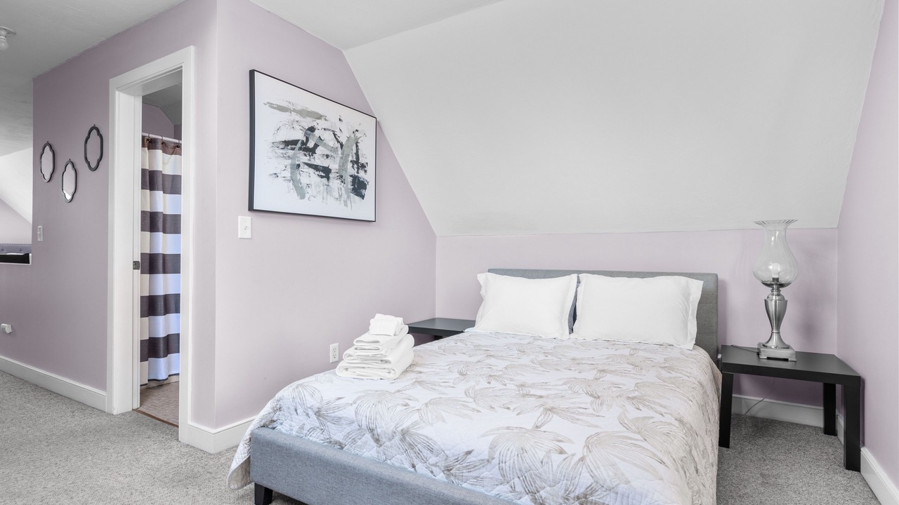 Photo of Bedroom in Lagoon Heights