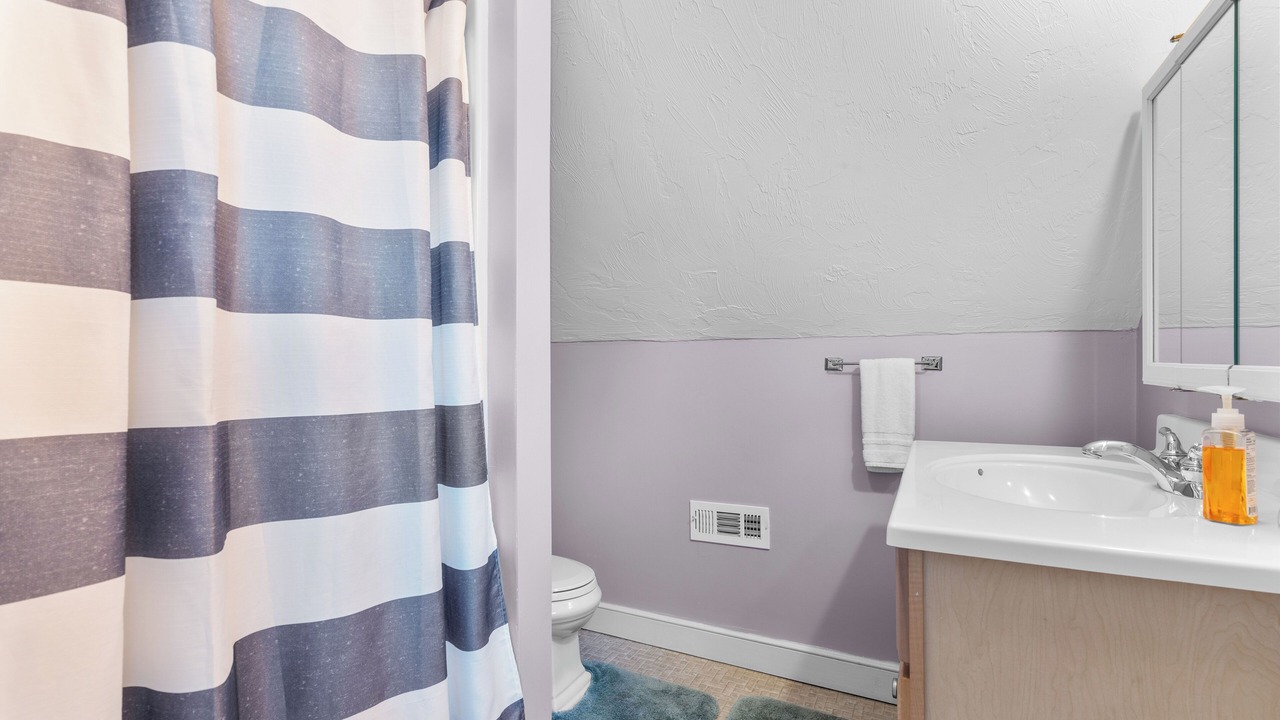 Photo of Bathroom in Lagoon Heights