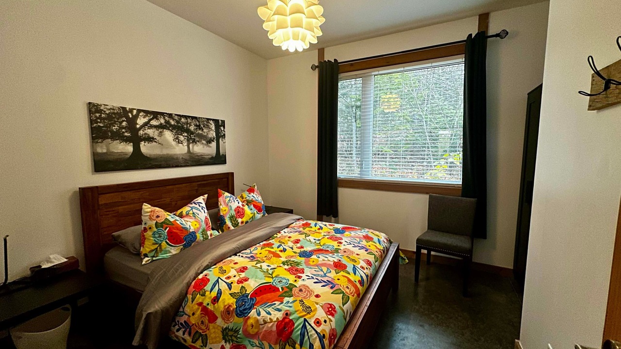 Photo of Bedroom in Sainte-Marguerite-du-Lac-Masson