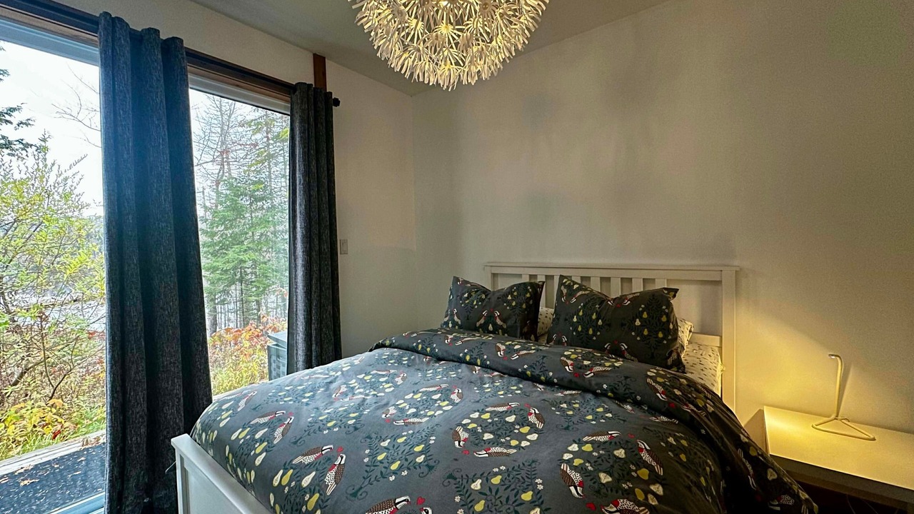Photo of Bedroom in Sainte-Marguerite-du-Lac-Masson