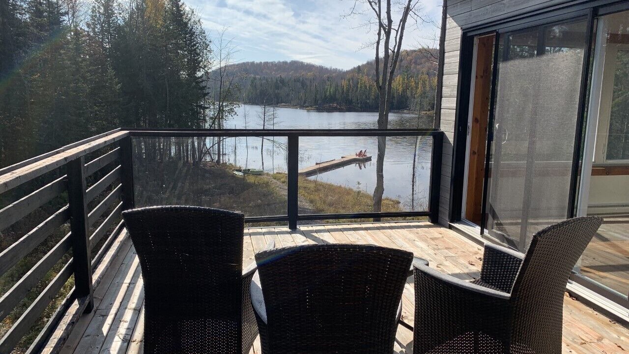 Photo of Patio Balcony in Sainte-Marguerite-du-Lac-Masson