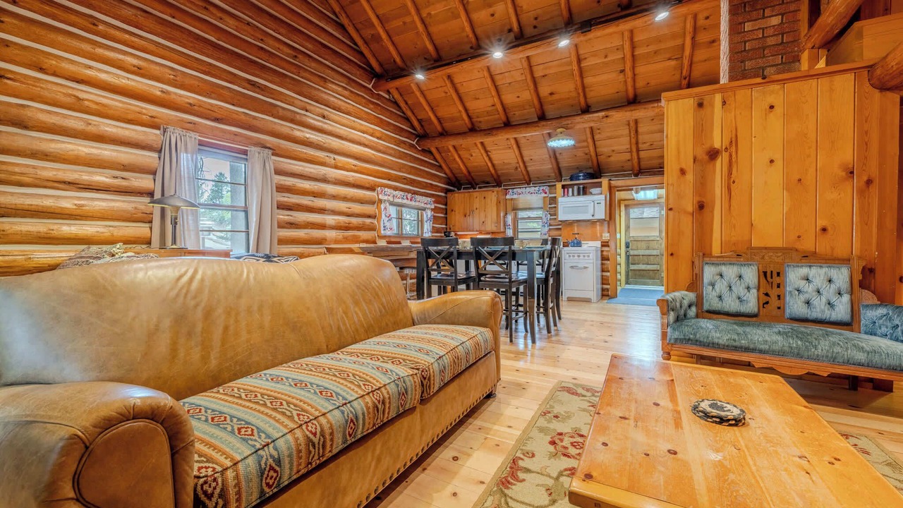 Photo of Livingroom in West Yellowstone
