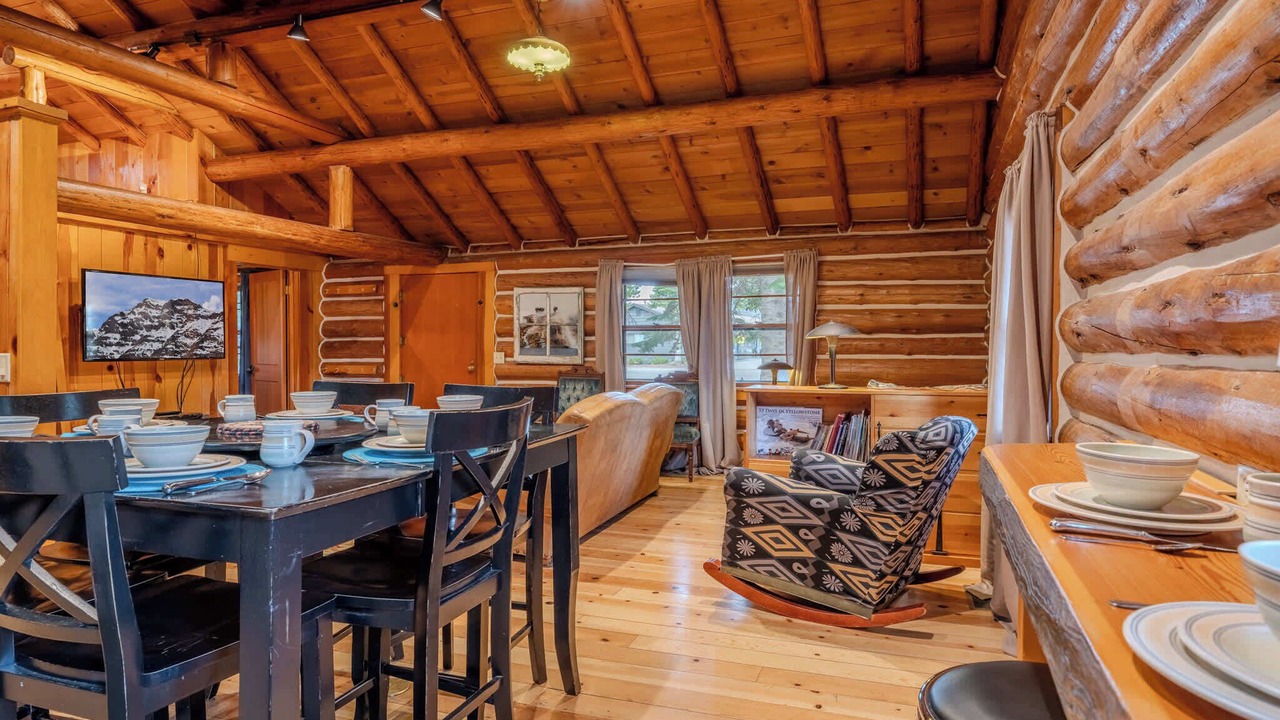 Photo of Livingroom in West Yellowstone