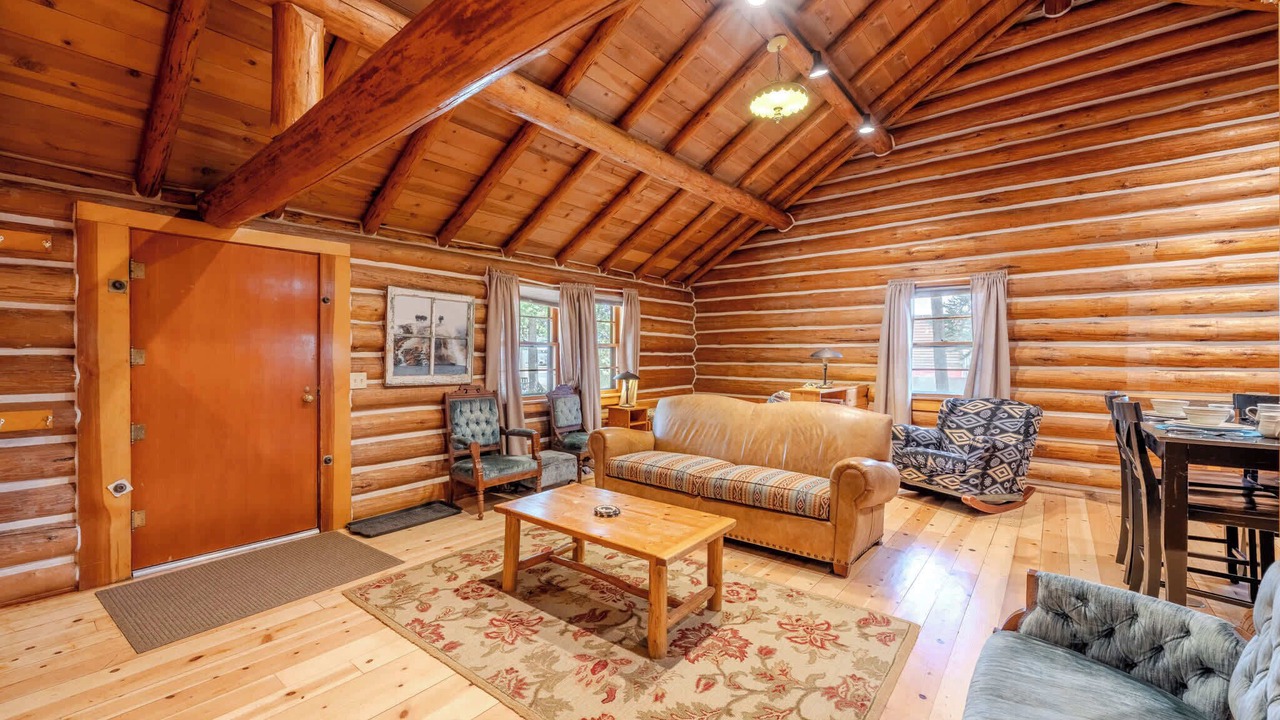 Photo of Livingroom in West Yellowstone