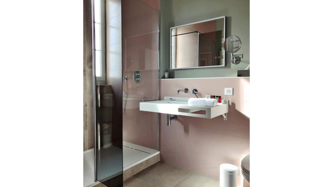 Photo of Bathroom in Villers-Bretonneux