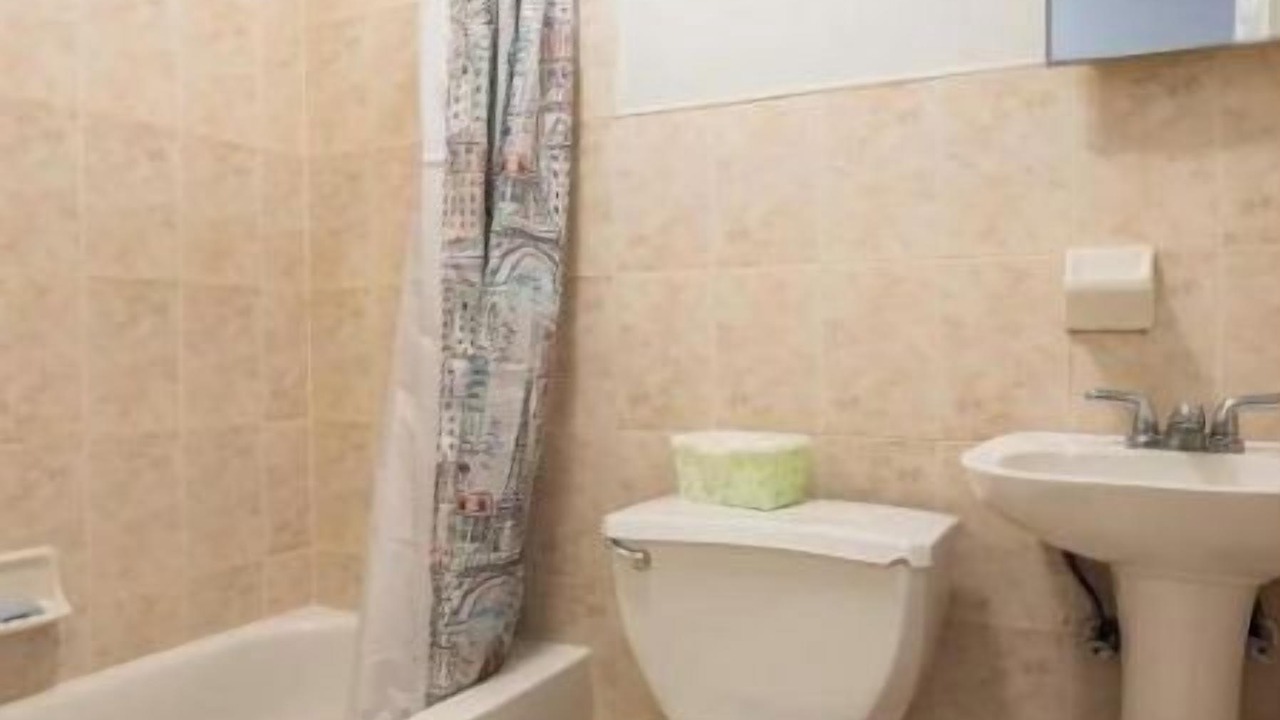 Photo of Bathroom in Bushwick