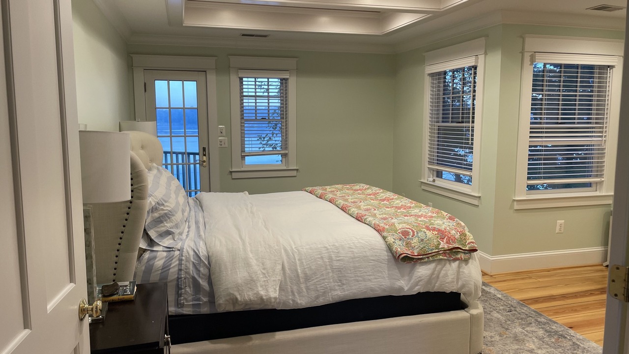 Photo of Bedroom in Edgewater
