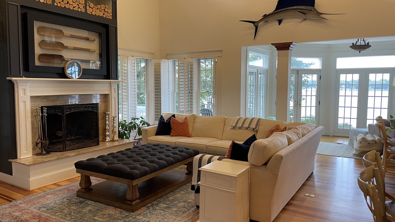 Photo of Livingroom in Edgewater