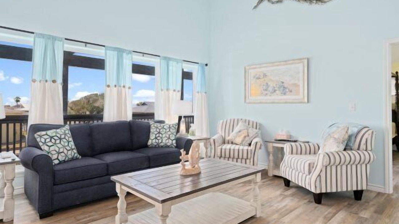 Photo of Livingroom in City-by-the Sea