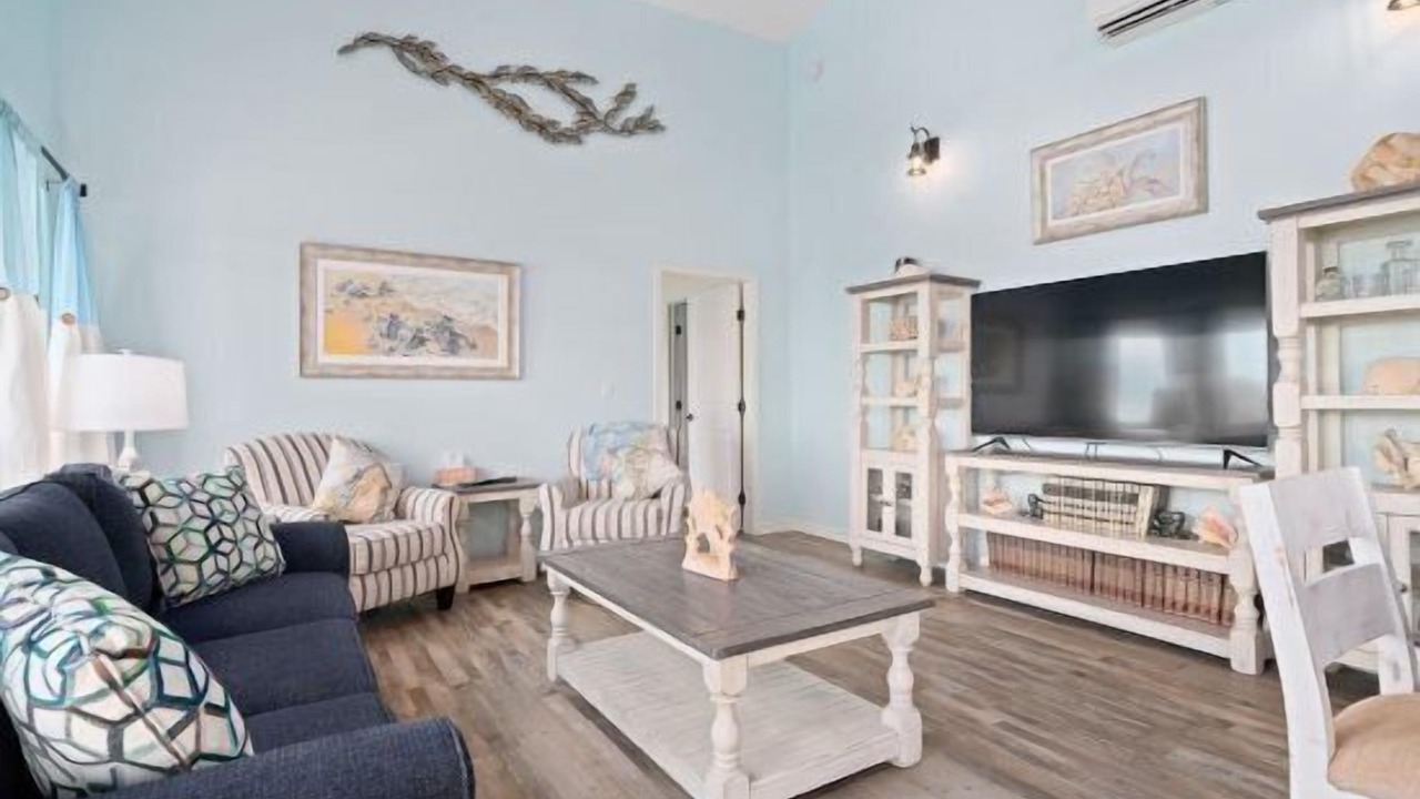 Photo of Livingroom in City-by-the Sea